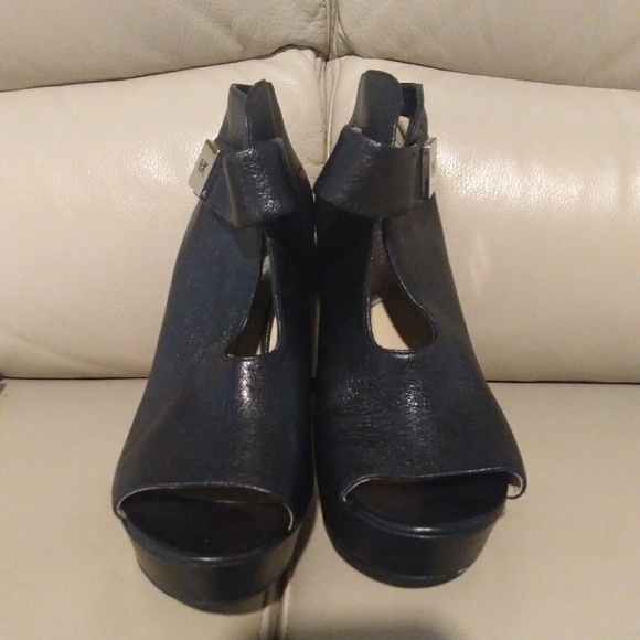 Boots - Picture 3 of 4